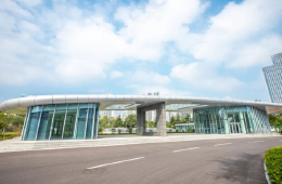 喜報(bào)!由青島金沙灘建設(shè)集團(tuán)施工建設(shè)的石油大學(xué)游泳館開(kāi)放了!
